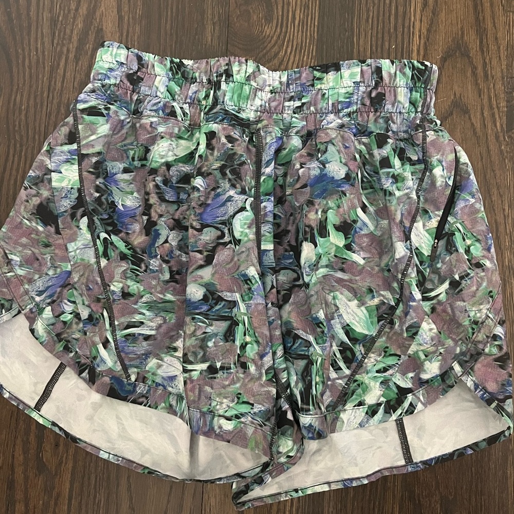 Lululemon Track That Mid-Rise Lined Short 5”
